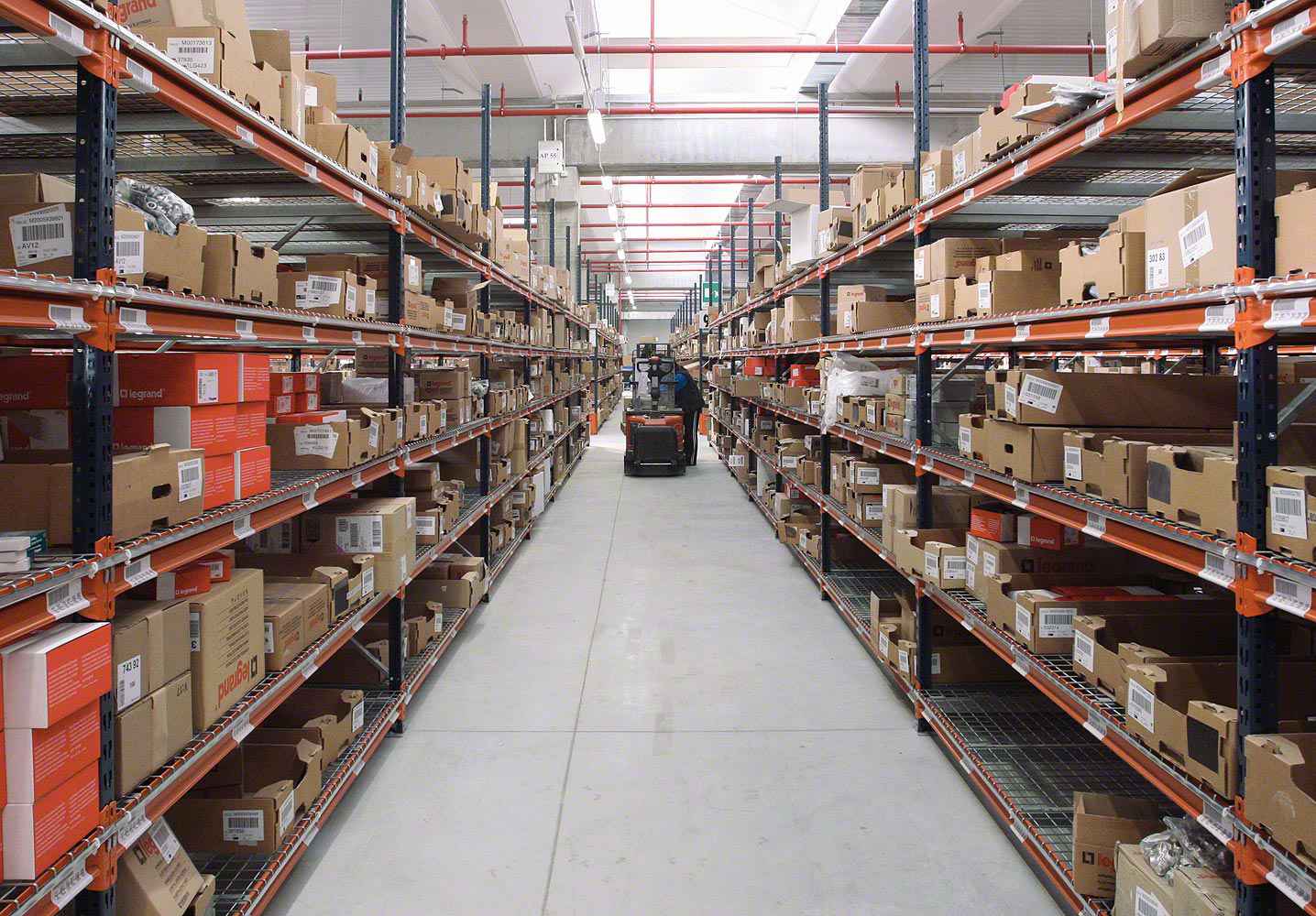 开云官方版网站登录入口-开云(中国)智慧安全用电-仓库库房方案